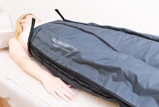 Hullámmasszázs kezelés narancsbőr és ödéma ellen – Dr. Life gépi nyirokdrenázs Budapest